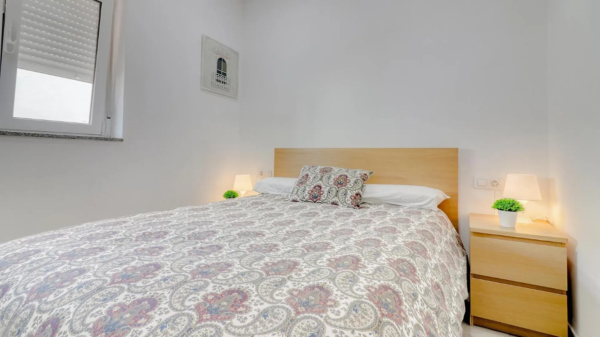 Big Terraced House, 100M To The Beach, With Bbq And Sea View Spain