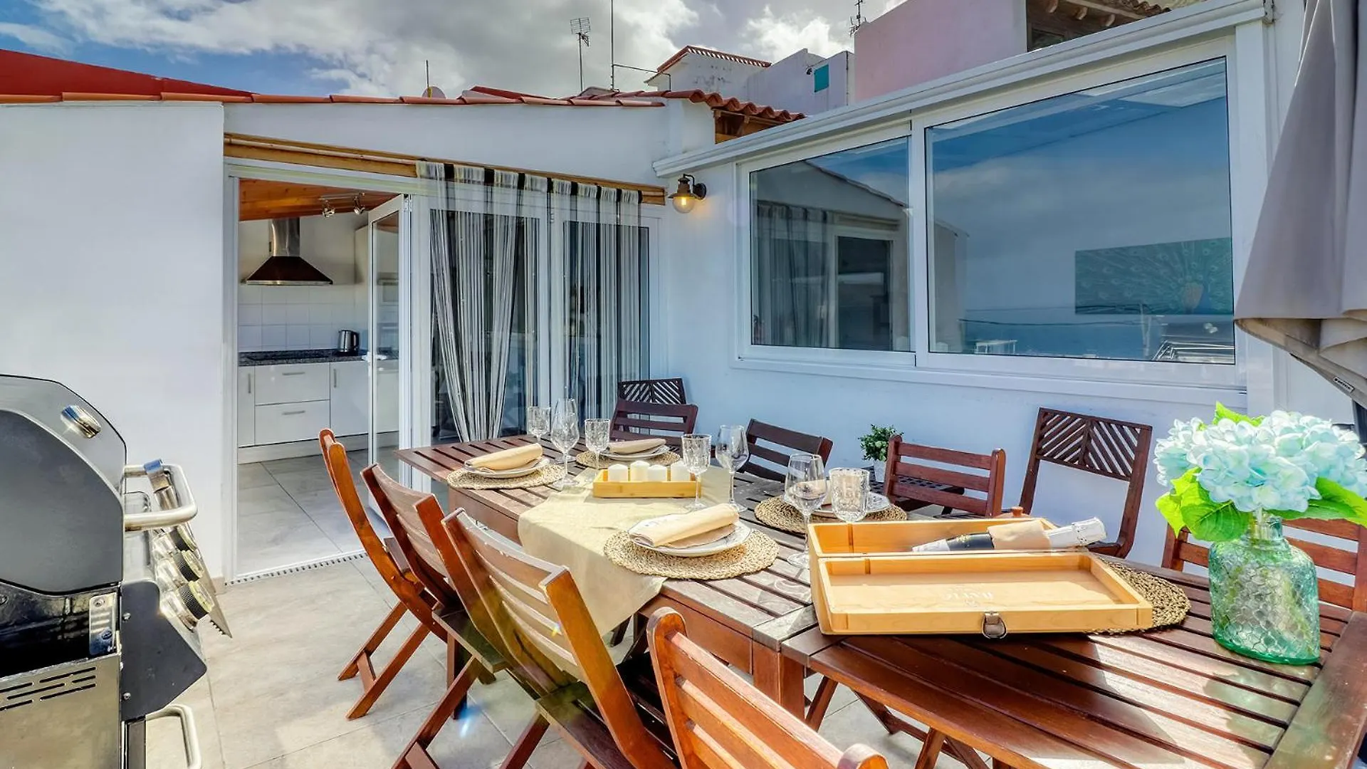Big Terraced House, 100M To The Beach, With Bbq And Sea View 0*, Guincho (Tenerife)